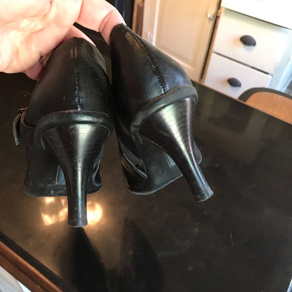 Reaction Kenneth Cole black size 8 booties - Picture 4 of 9